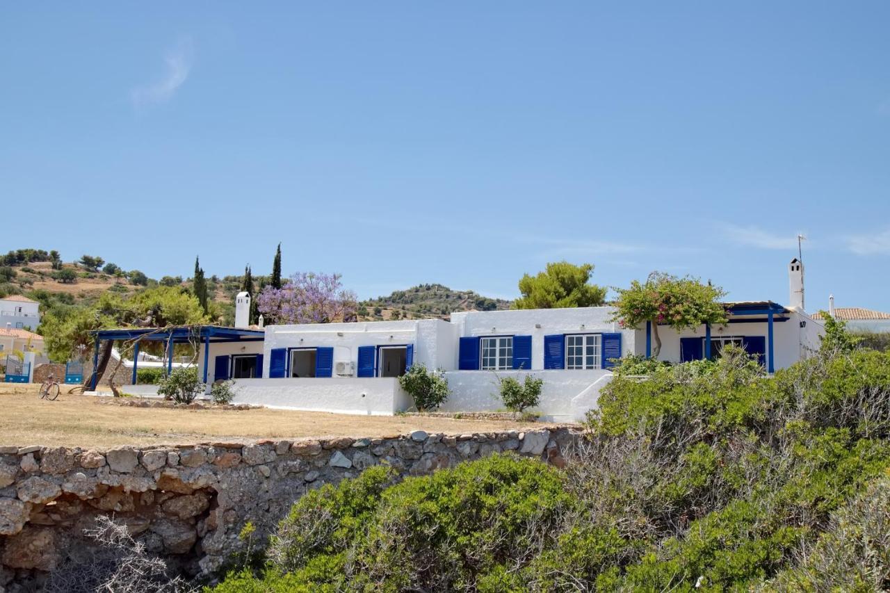 Aroura Homes 4Br Beachfront Villa Spétses Екстериор снимка