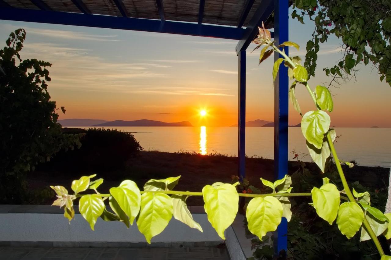 Aroura Homes 4Br Beachfront Villa Spétses Екстериор снимка