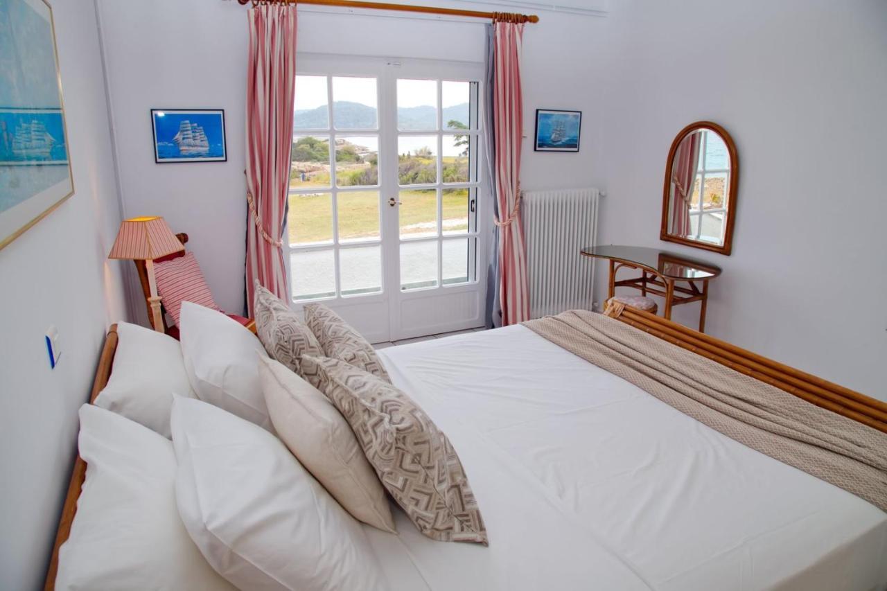Aroura Homes 4Br Beachfront Villa Spétses Екстериор снимка