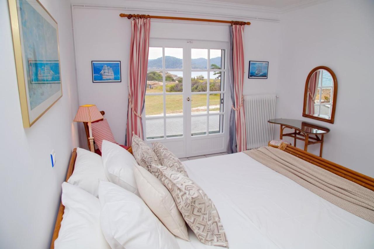 Aroura Homes 4Br Beachfront Villa Spétses Екстериор снимка