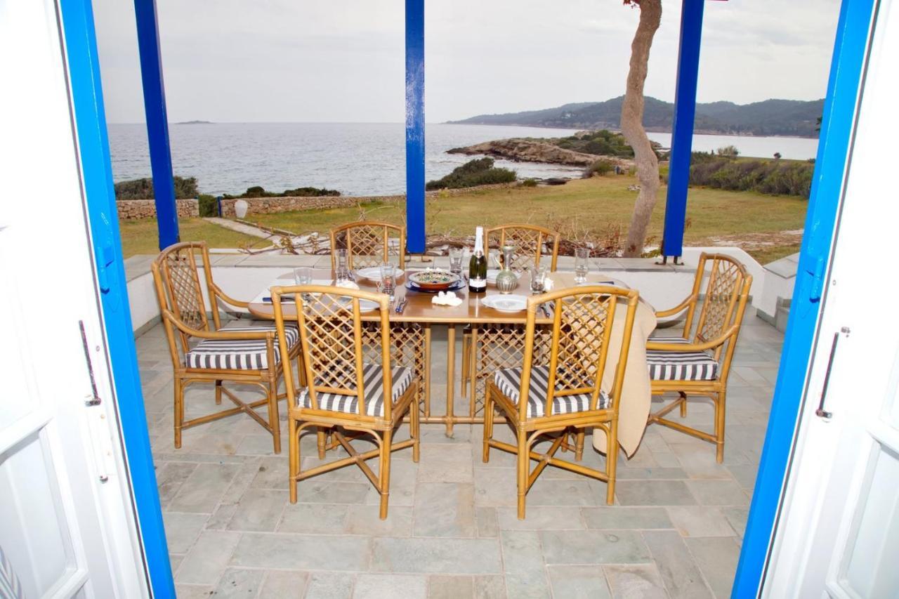 Aroura Homes 4Br Beachfront Villa Spétses Екстериор снимка