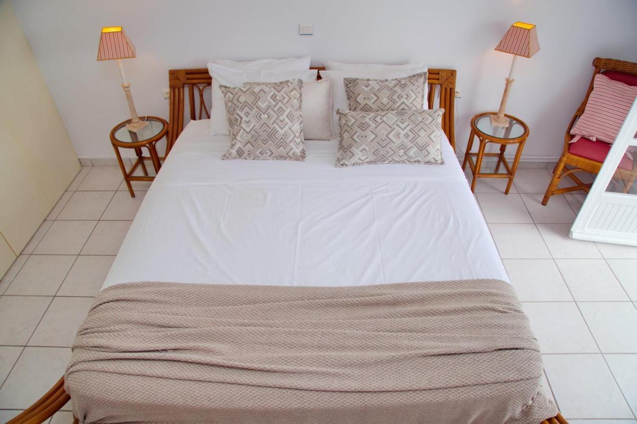 Aroura Homes 4Br Beachfront Villa Spétses Екстериор снимка