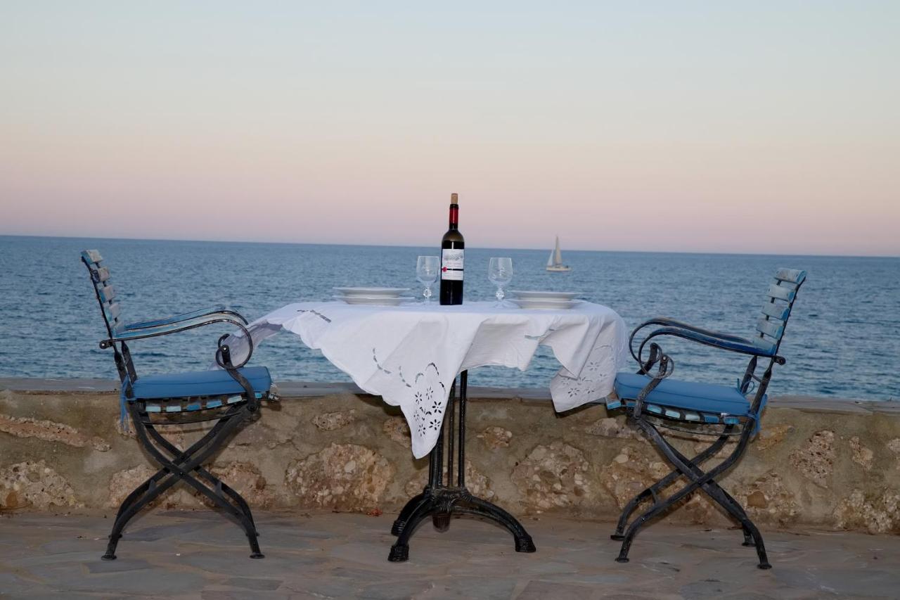 Aroura Homes 4Br Beachfront Villa Spétses Екстериор снимка