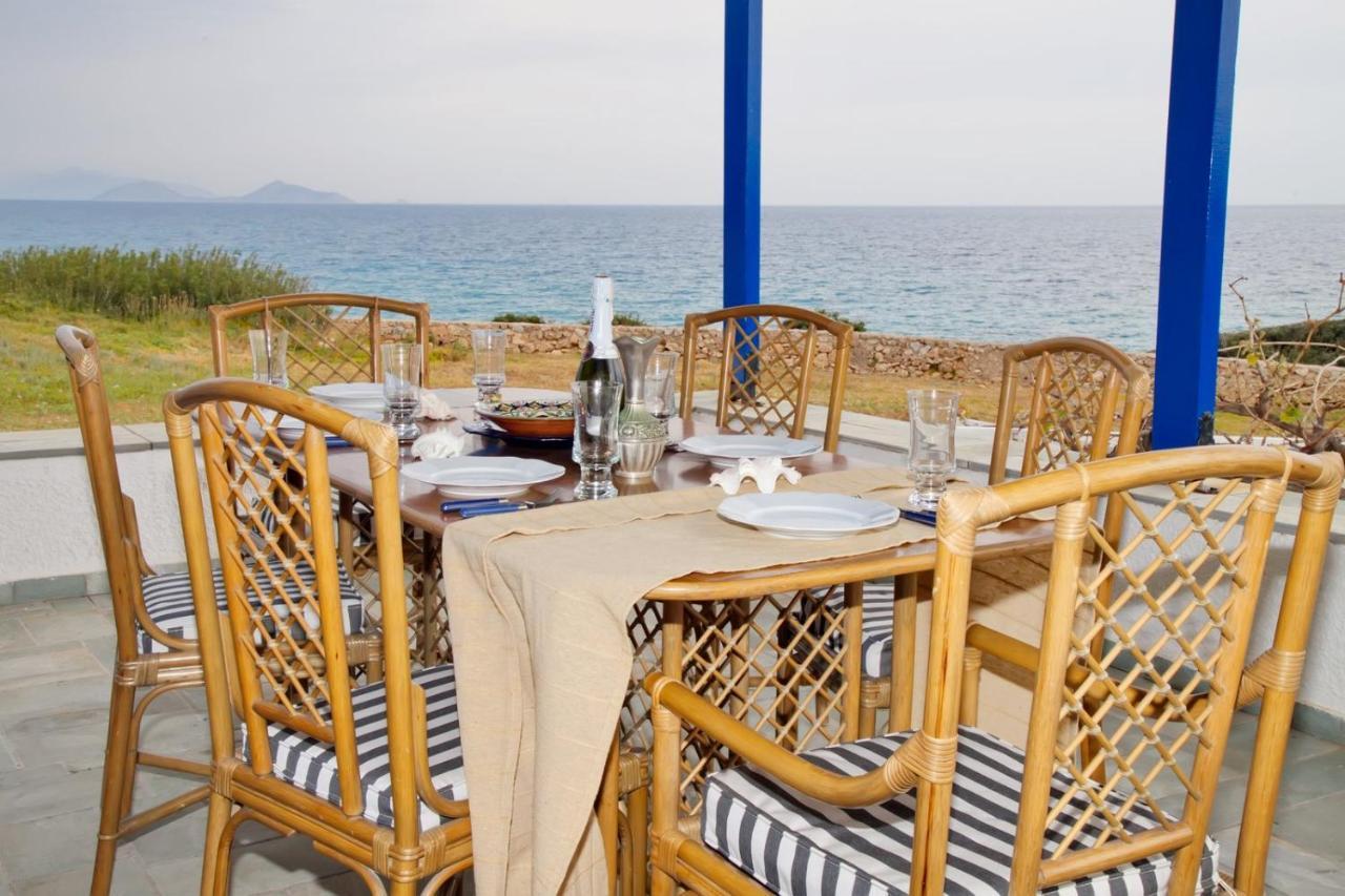 Aroura Homes 4Br Beachfront Villa Spétses Екстериор снимка