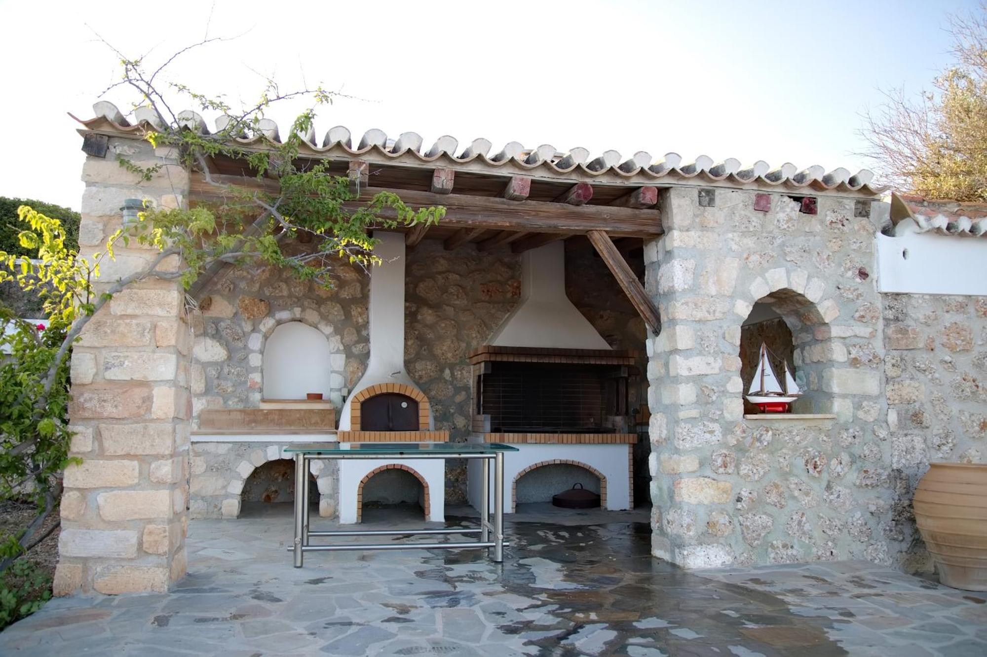 Aroura Homes 4Br Beachfront Villa Spétses Екстериор снимка